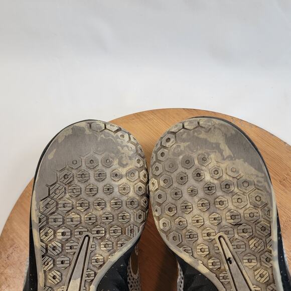 Nike Hyperlive Basketball Sneakers Shoes Men 10 Gray Gold - Picture 12 of 15